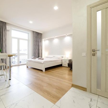 Lux Apartments リヴィウ エクステリア 写真