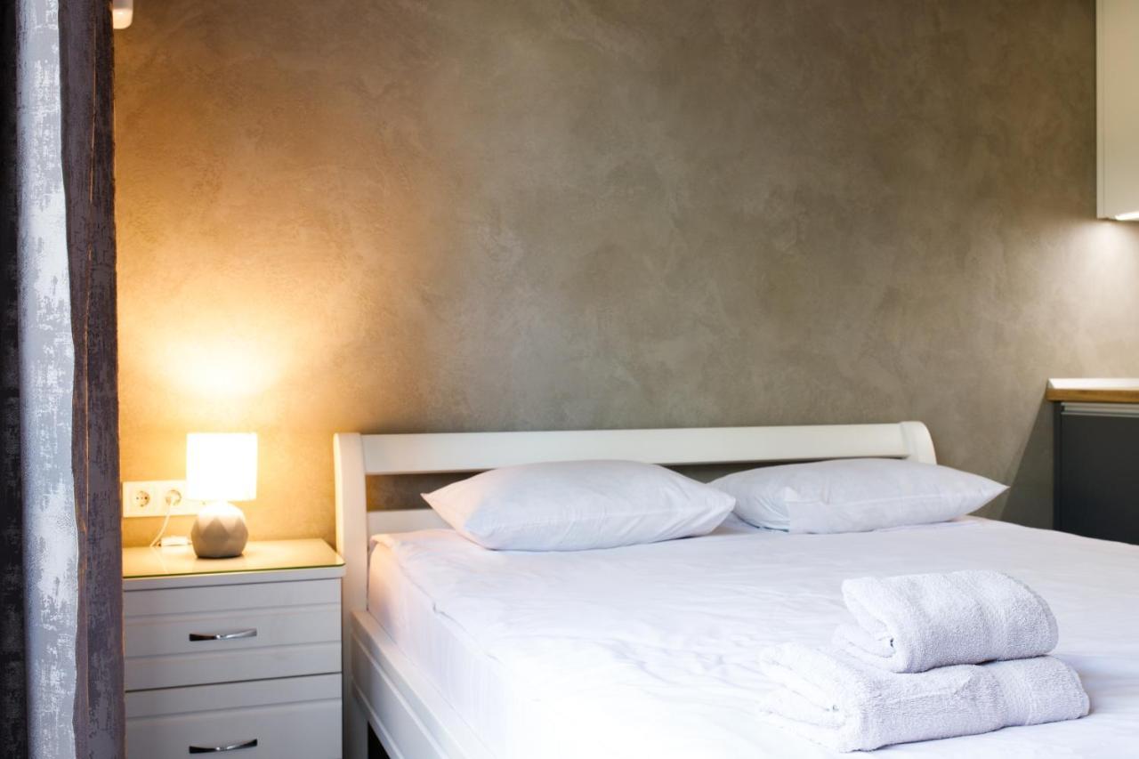 Lux Apartments リヴィウ エクステリア 写真