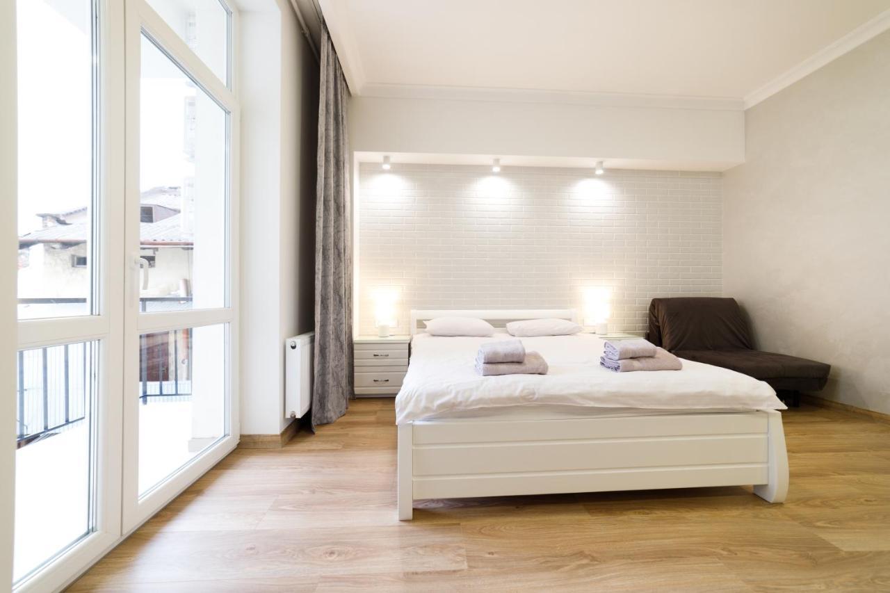 Lux Apartments リヴィウ エクステリア 写真