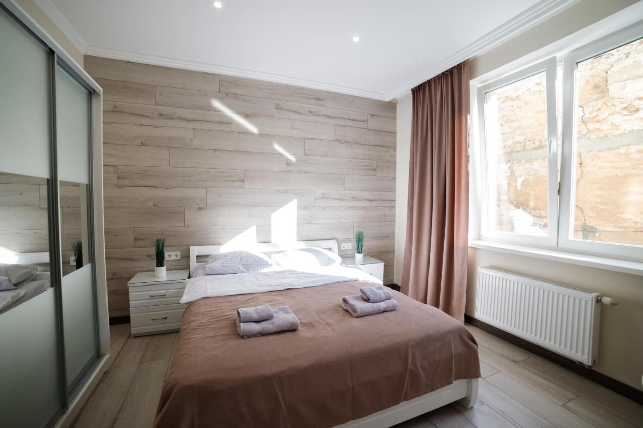 Lux Apartments リヴィウ エクステリア 写真