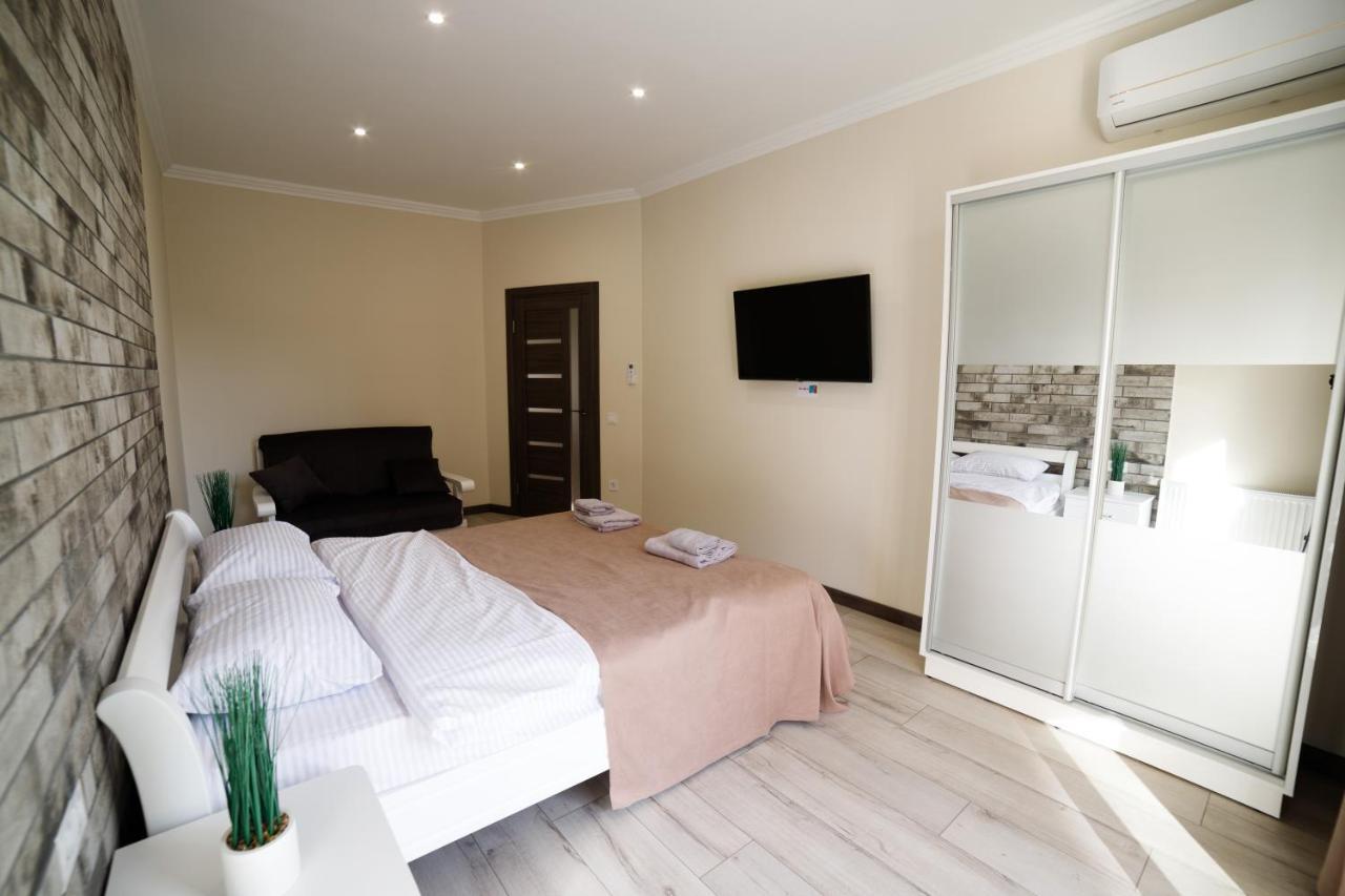 Lux Apartments リヴィウ エクステリア 写真