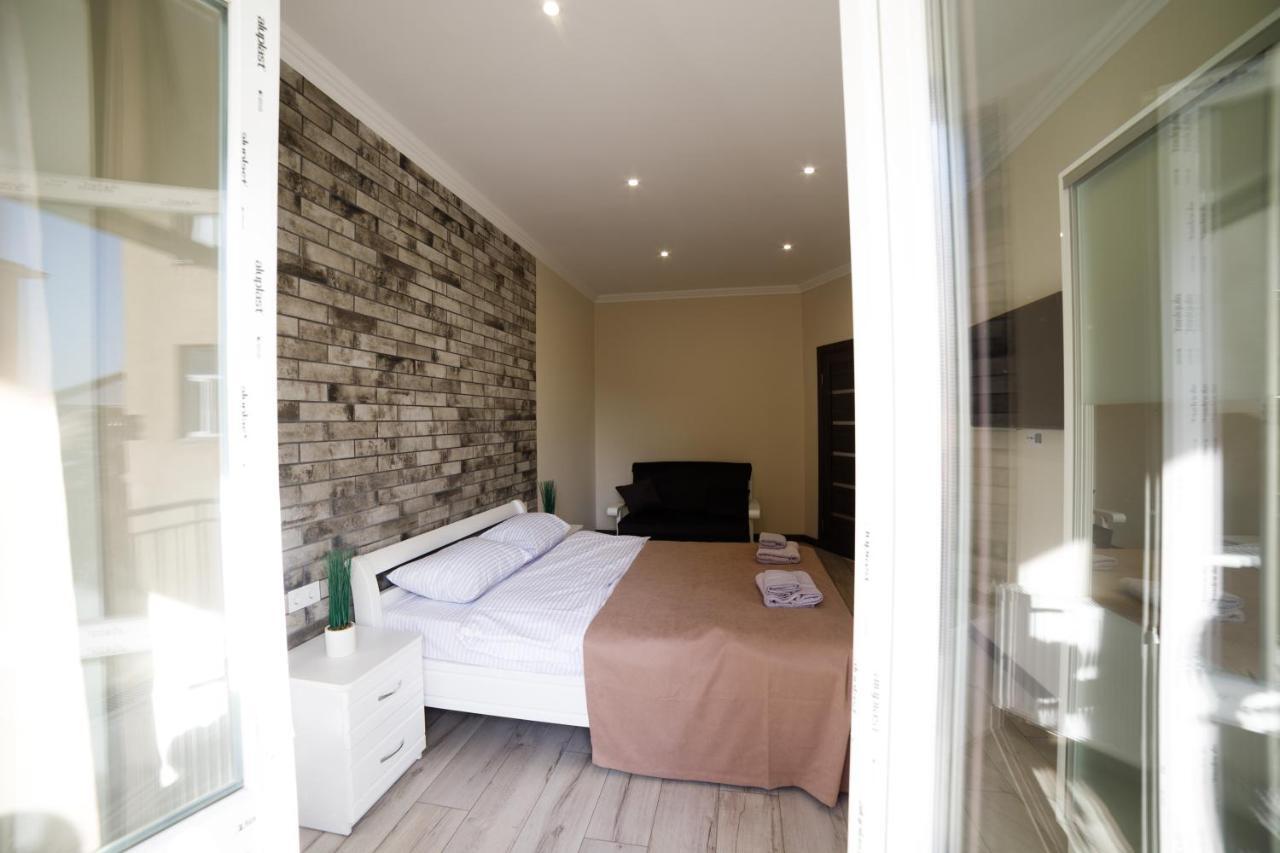 Lux Apartments リヴィウ エクステリア 写真
