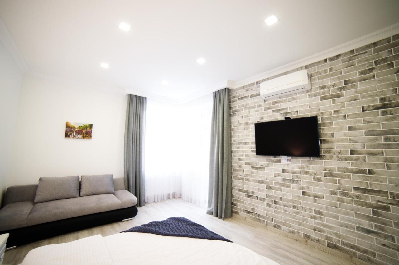 Lux Apartments リヴィウ エクステリア 写真