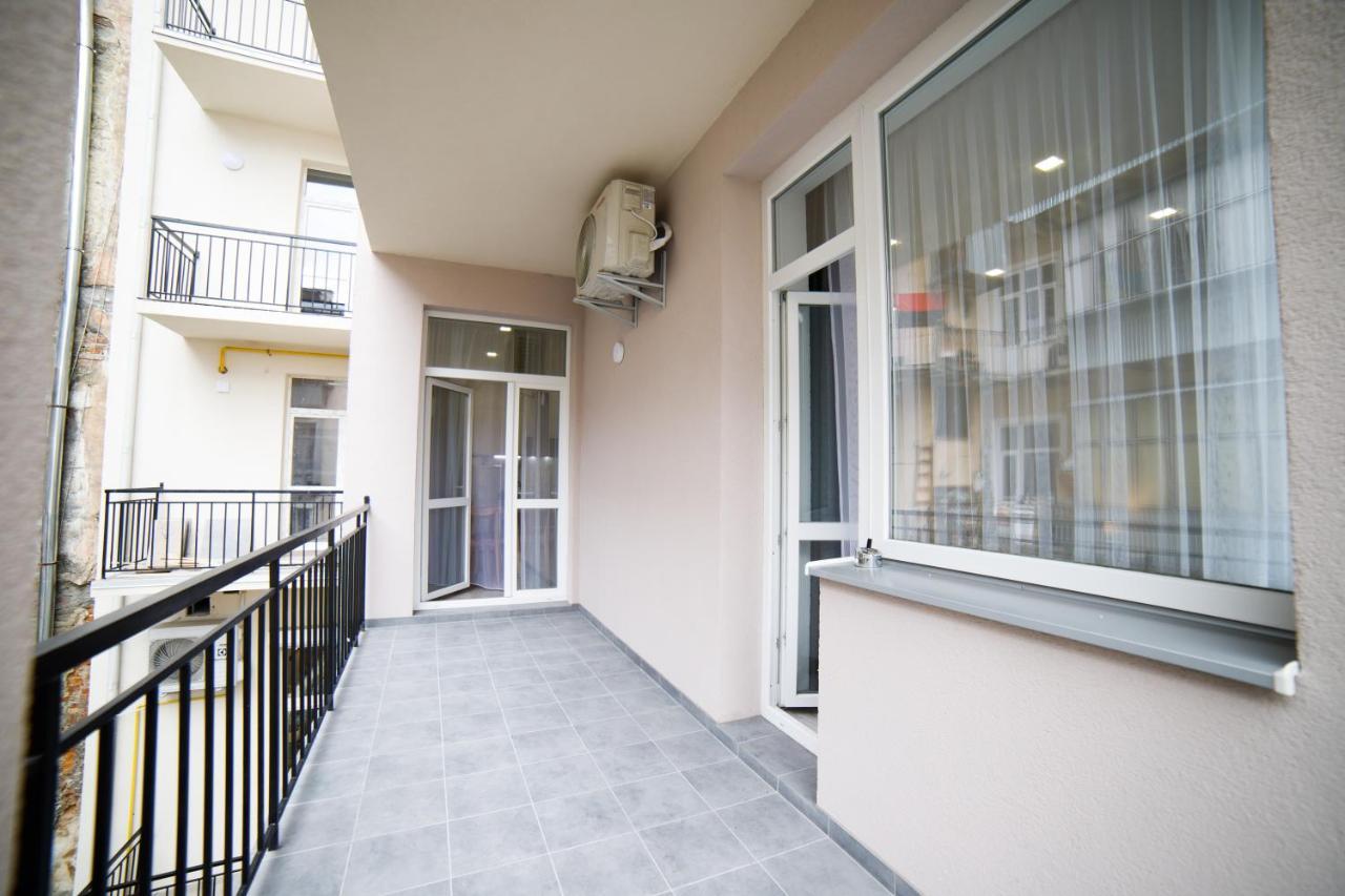 Lux Apartments リヴィウ エクステリア 写真