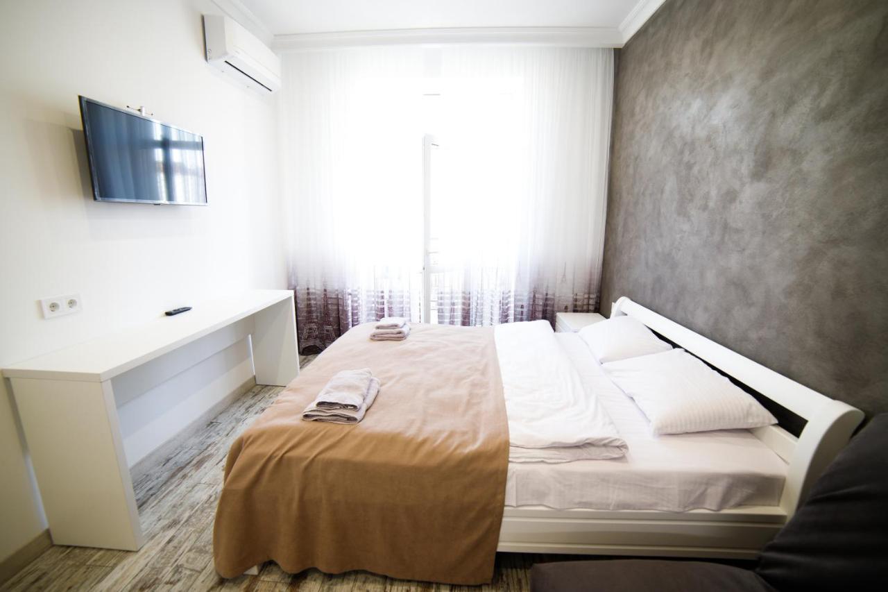 Lux Apartments リヴィウ エクステリア 写真